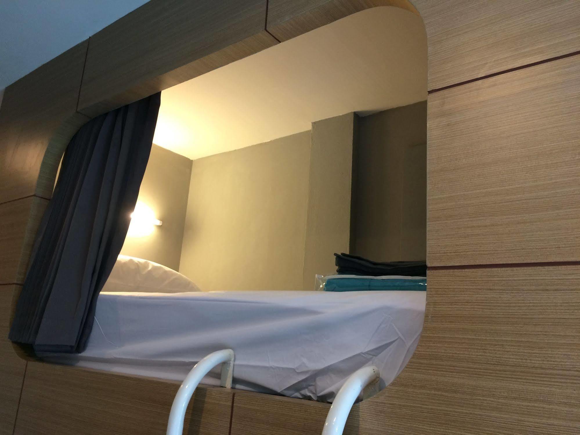 Hubb Hostel Phuket Airport Nai Yang-stranden Eksteriør billede